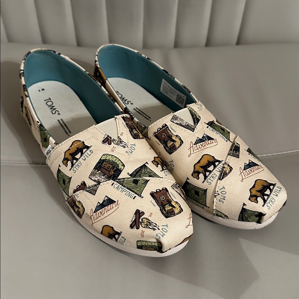 TOMS Cream Adventure Print Slip-Ons